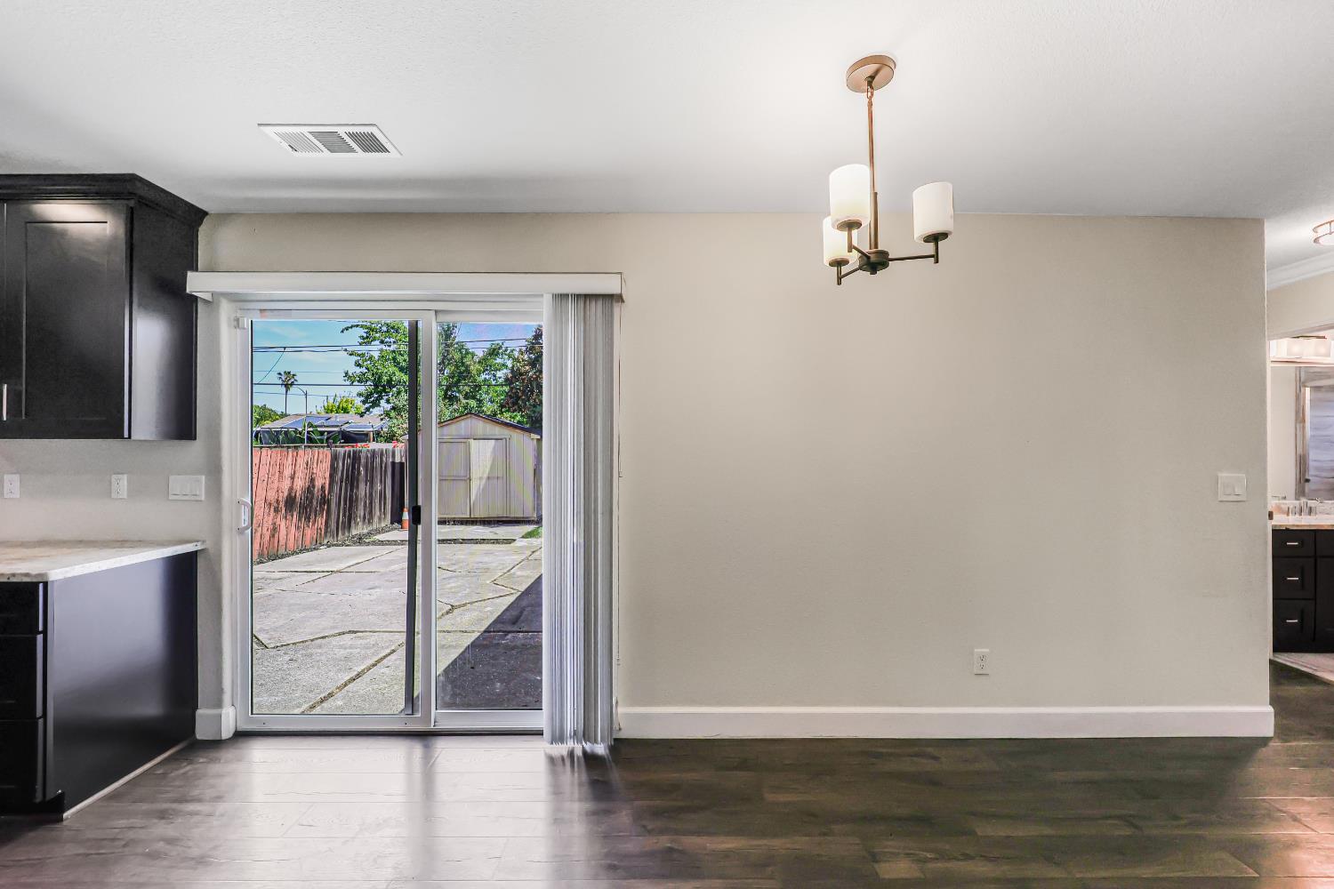 Detail Gallery Image 12 of 33 For 3498 Pitcairn Way, San Jose,  CA 95111 - 3 Beds | 2 Baths