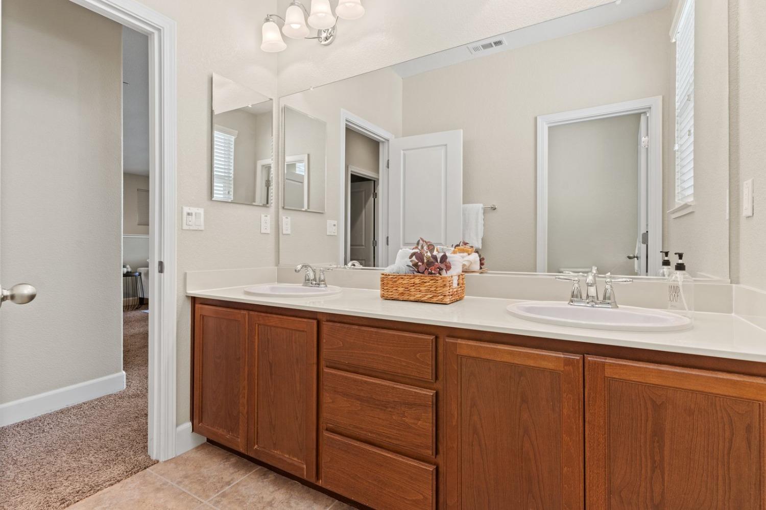 Detail Gallery Image 45 of 73 For 6307 Lookout Pass Way, Rocklin,  CA 95765 - 4 Beds | 3/1 Baths