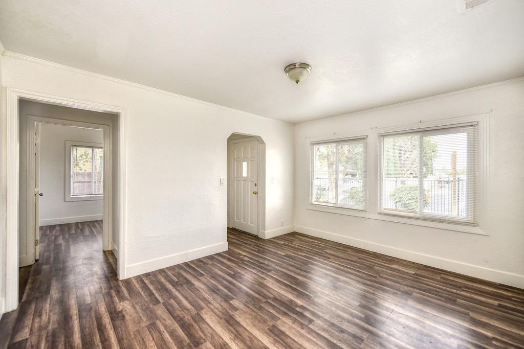 Detail Gallery Image 13 of 34 For 3946 23rd Ave, Sacramento,  CA 95820 - – Beds | – Baths
