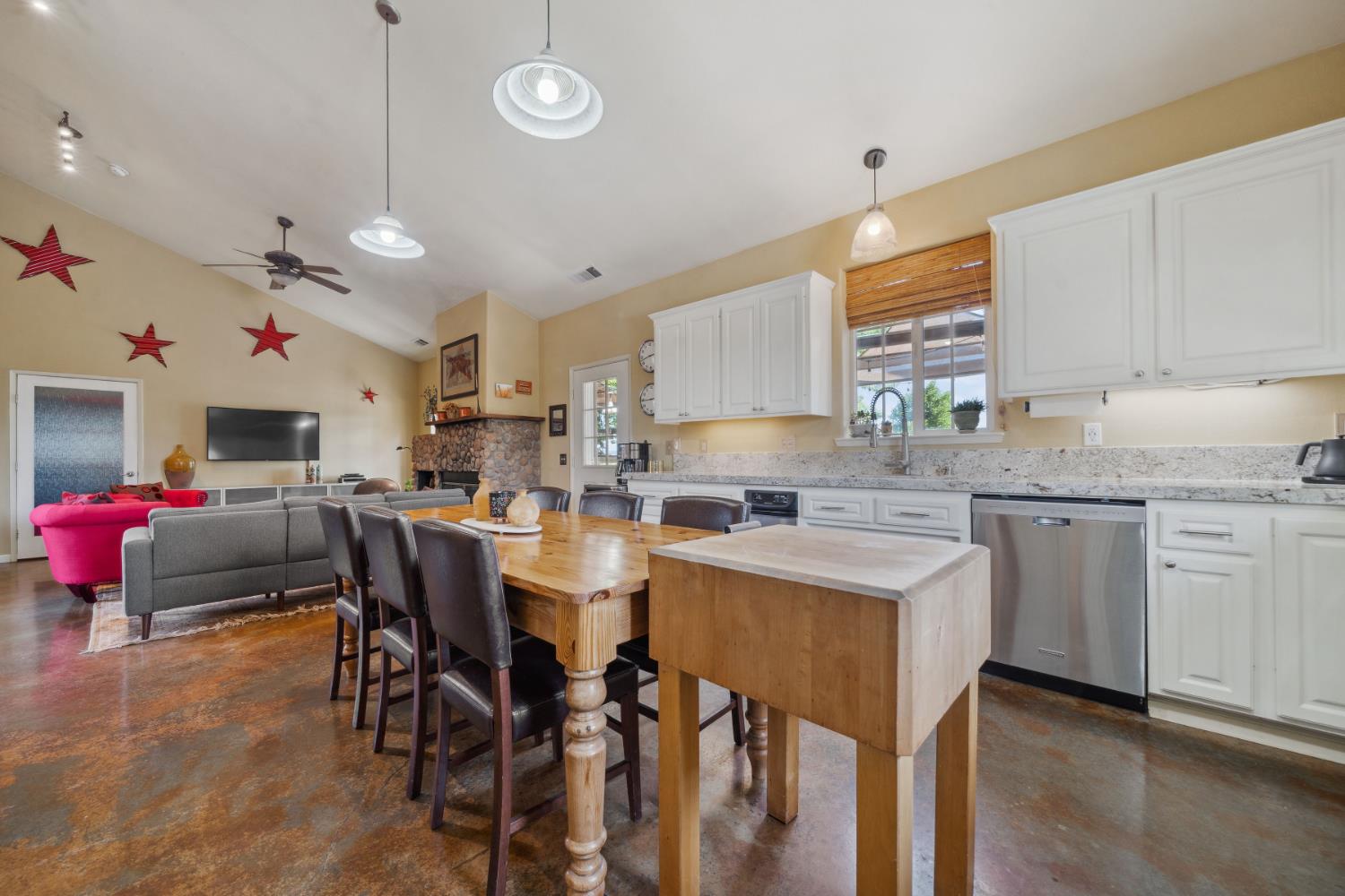 Detail Gallery Image 11 of 73 For 11321 New York Ranch Rd, Jackson,  CA 95642 - 3 Beds | 2/1 Baths