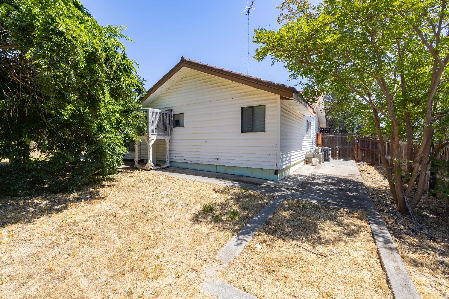 Detail Gallery Image 39 of 40 For 5541 Mariposa Ave, Citrus Heights,  CA 95610 - 3 Beds | 2 Baths
