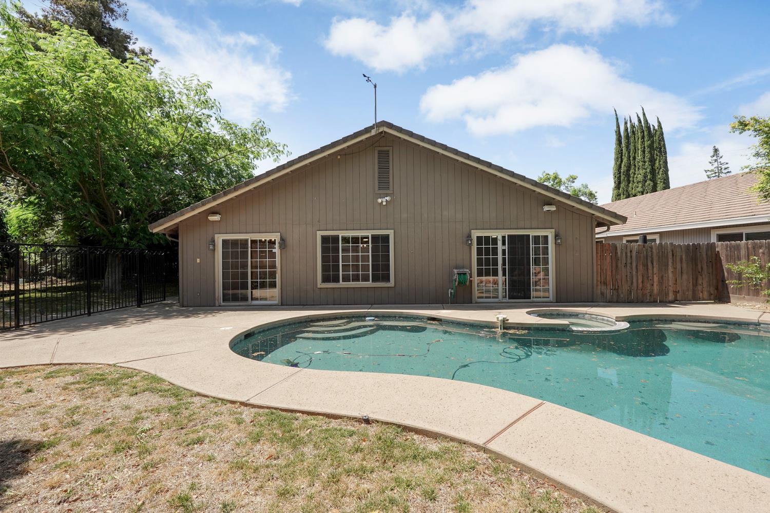 Detail Gallery Image 40 of 43 For 2903 Raintree Ct., Stockton,  CA 95219 - 3 Beds | 2 Baths