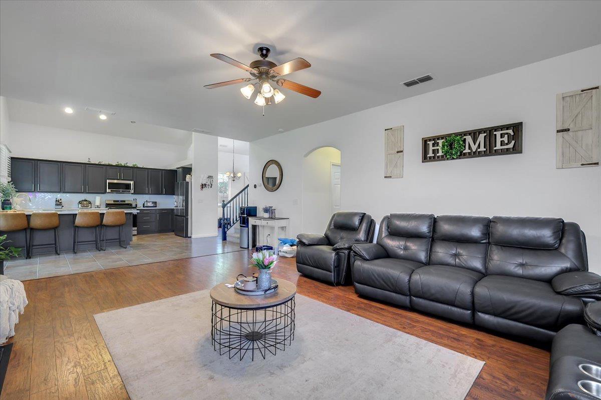 Detail Gallery Image 18 of 47 For 2189 Stonewater Dr, Yuba City,  CA 95991 - 4 Beds | 2/1 Baths