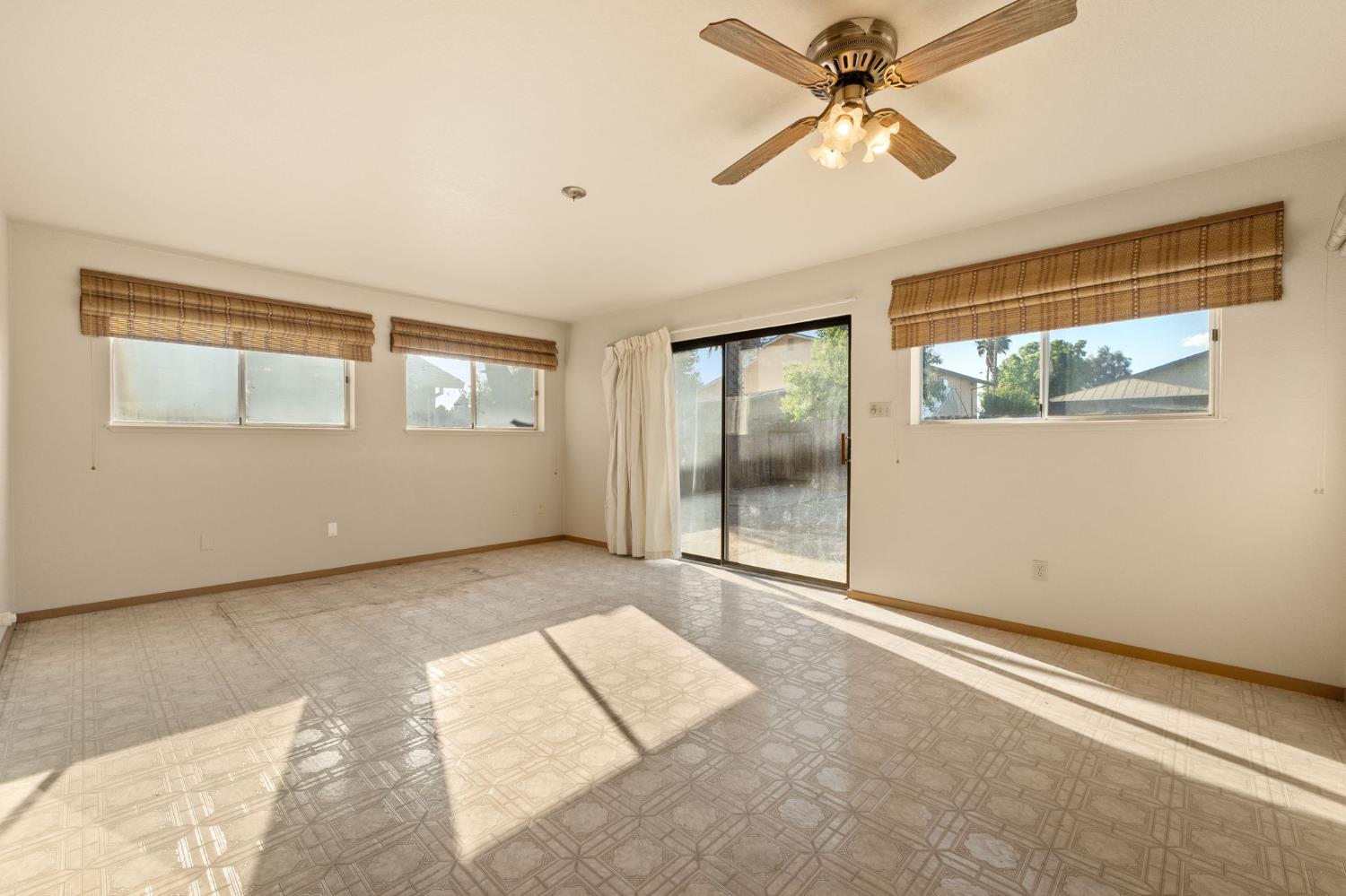 Detail Gallery Image 21 of 40 For 4195 Amapola Way, Sacramento,  CA 95823 - 4 Beds | 2/1 Baths