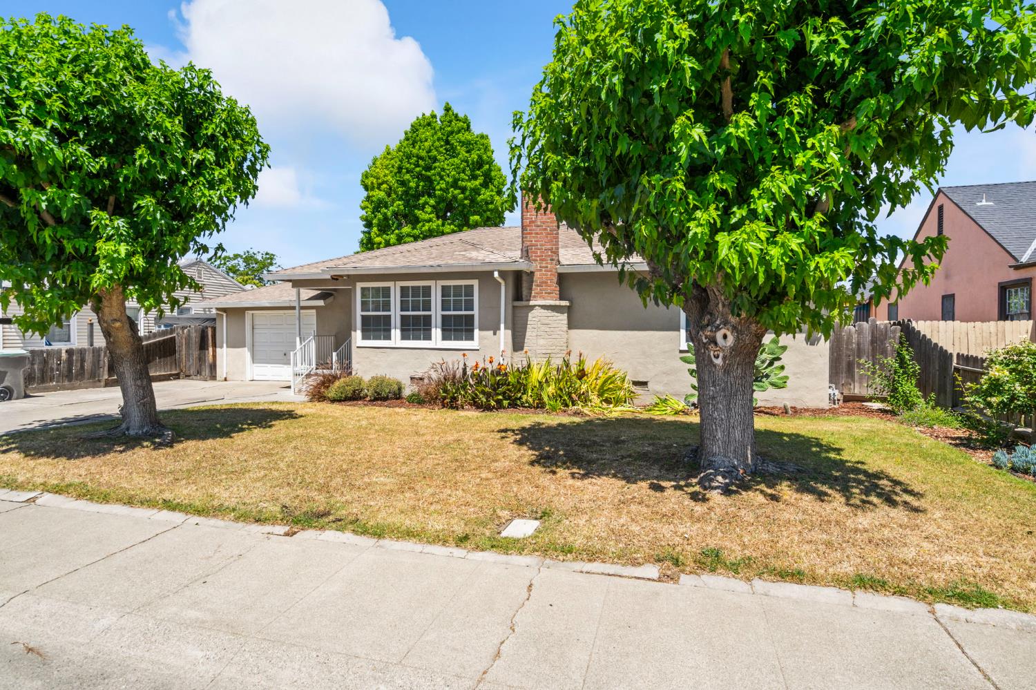 Detail Gallery Image 3 of 50 For 1715 S Tuxedo Ave, Stockton,  CA 95204 - 3 Beds | 2 Baths