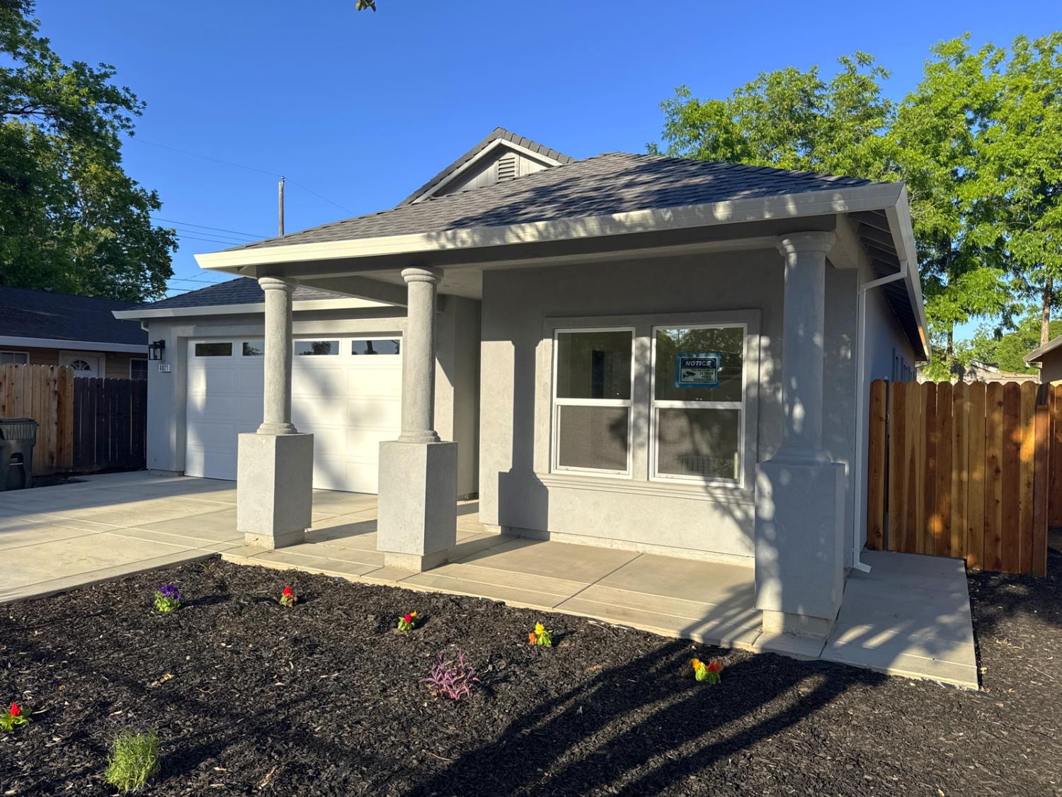 Detail Gallery Image 6 of 41 For 4821 36th St, Sacramento,  CA 95820 - 3 Beds | 2 Baths
