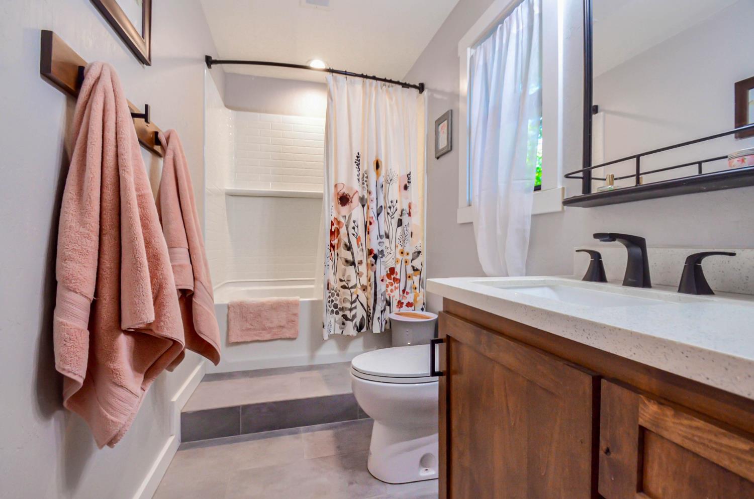 Detail Gallery Image 40 of 68 For 10376 Tabeaud Rd, Pine Grove,  CA 95665 - 3 Beds | 3 Baths