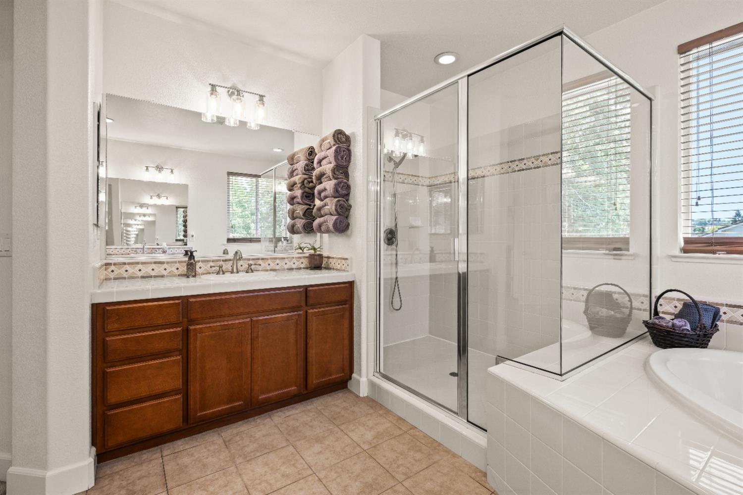 Detail Gallery Image 35 of 53 For 2100 Wyckford Blvd, Rocklin,  CA 95765 - 5 Beds | 4 Baths
