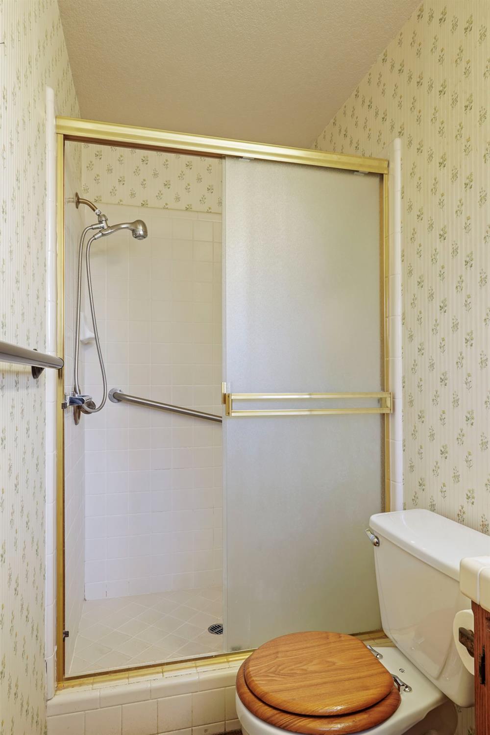 Detail Gallery Image 33 of 45 For 1268 Pheasant Hollow Way, Manteca,  CA 95336 - 3 Beds | 2 Baths