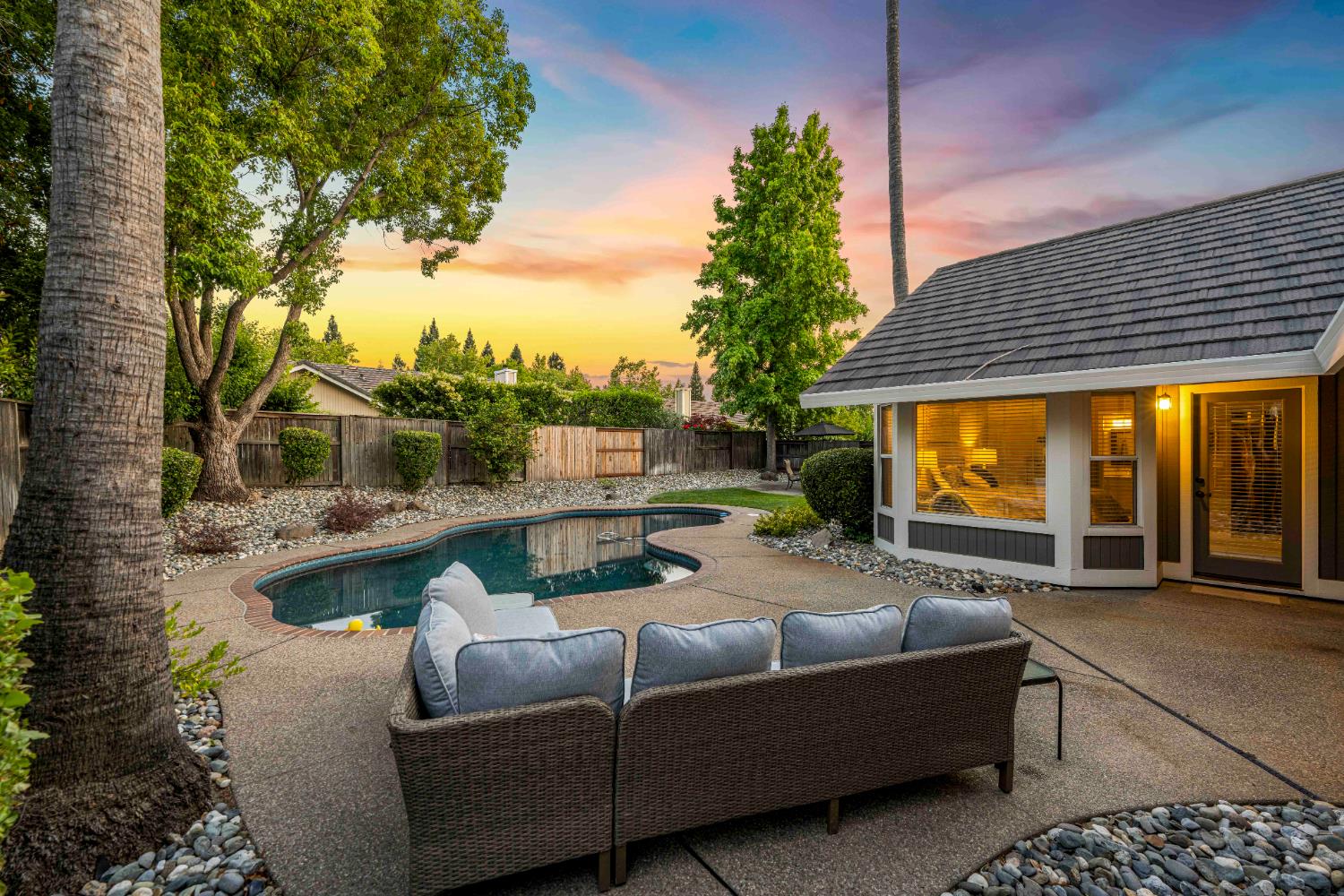 Detail Gallery Image 1 of 38 For 1470 Aberdeen Cir, Granite Bay,  CA 95746 - 4 Beds | 2 Baths