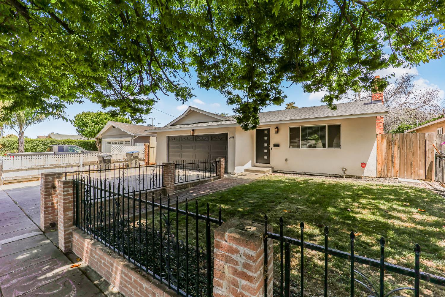 Detail Gallery Image 2 of 33 For 3498 Pitcairn Way, San Jose,  CA 95111 - 3 Beds | 2 Baths