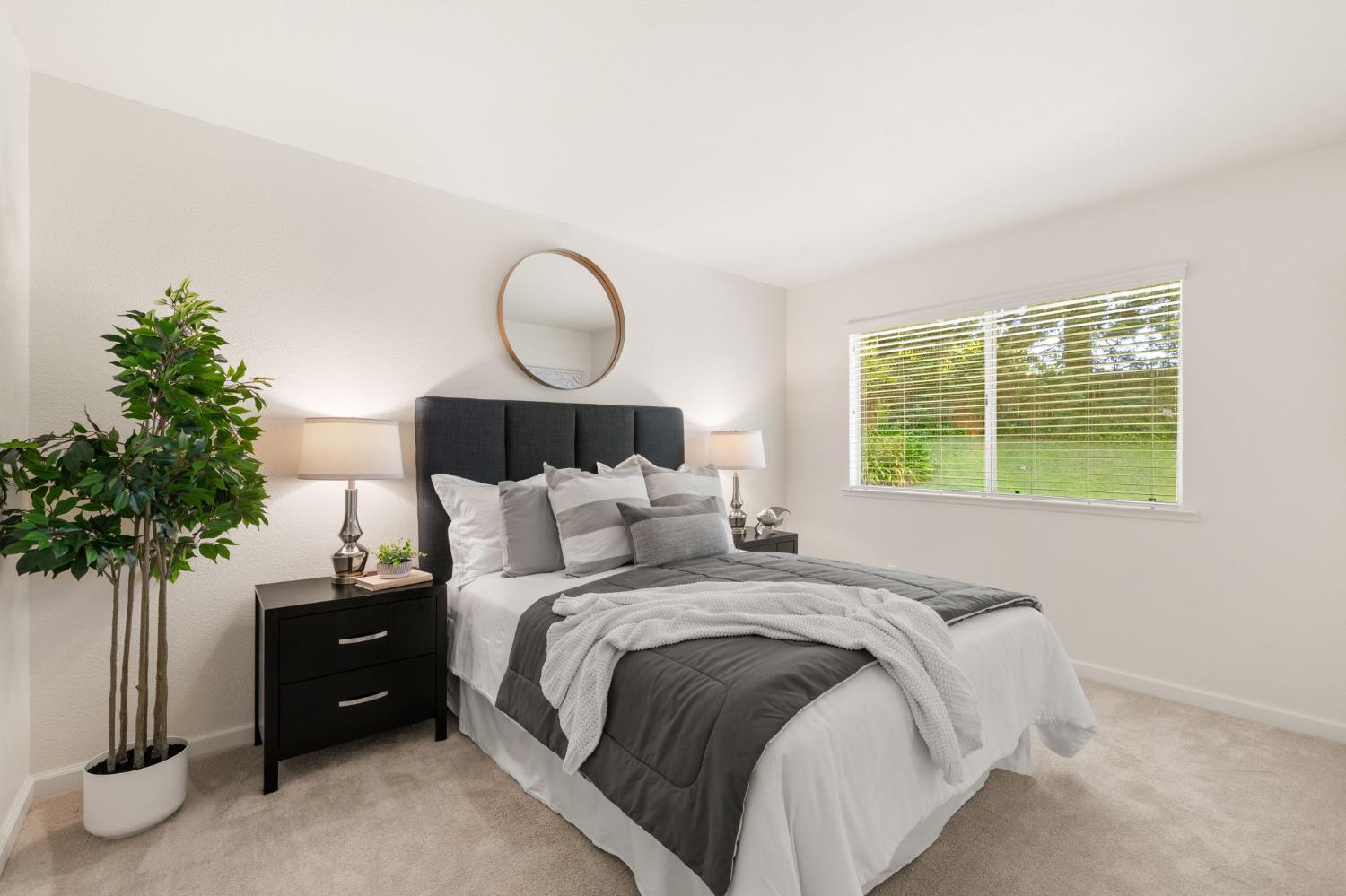 Detail Gallery Image 6 of 28 For 4124 Briarhollow Ct, Fair Oaks,  CA 95628 - 4 Beds | 3 Baths