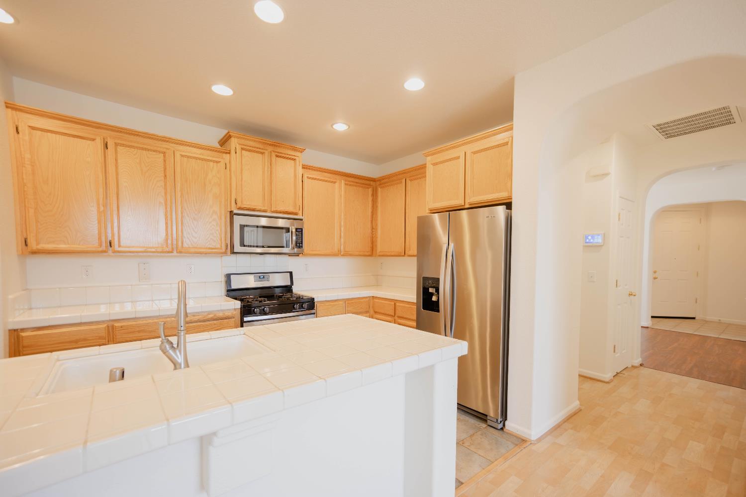 Detail Gallery Image 13 of 36 For 1187 W Kneebone Ct, Plumas Lake,  CA 95961 - 3 Beds | 2 Baths