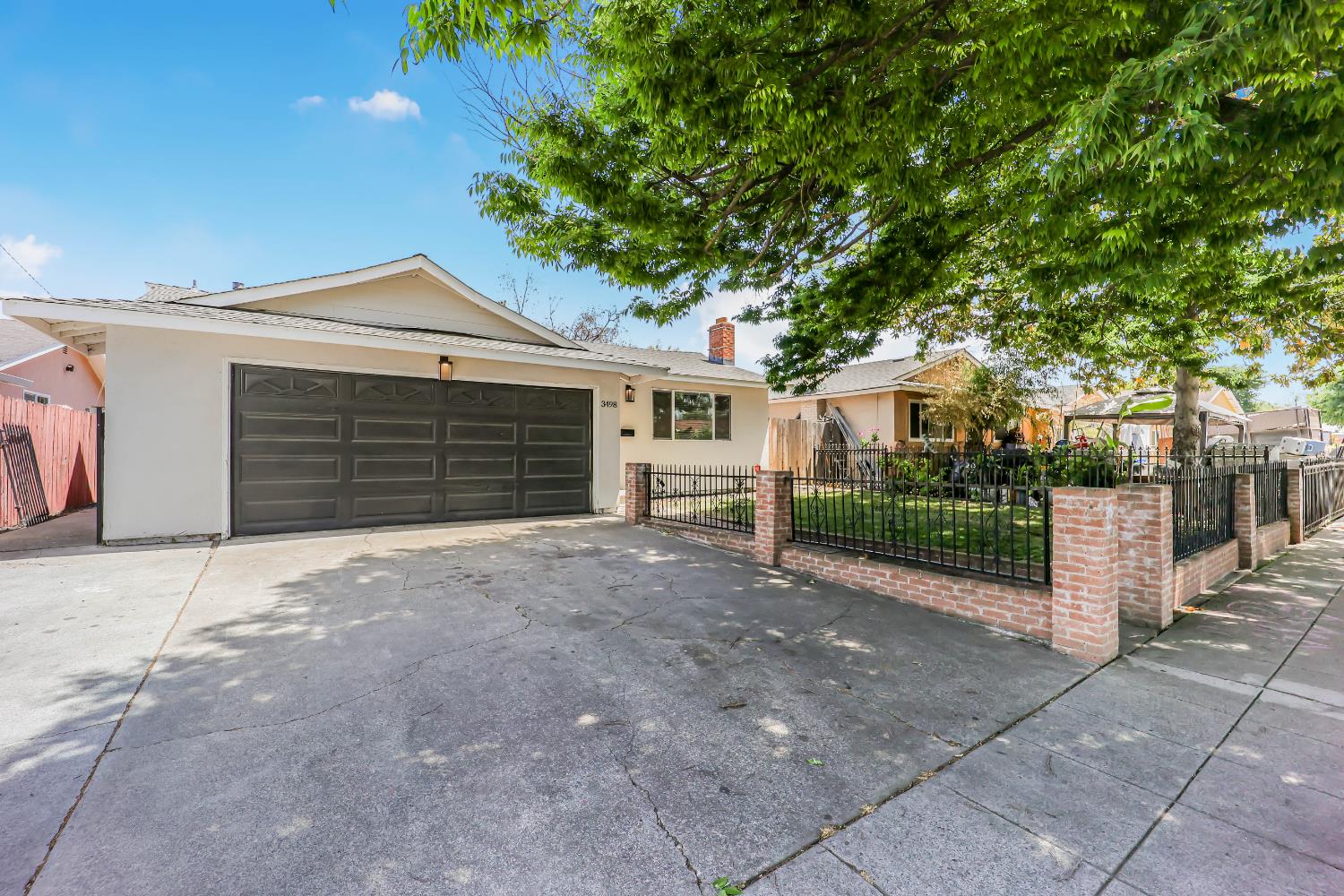 Detail Gallery Image 1 of 33 For 3498 Pitcairn Way, San Jose,  CA 95111 - 3 Beds | 2 Baths