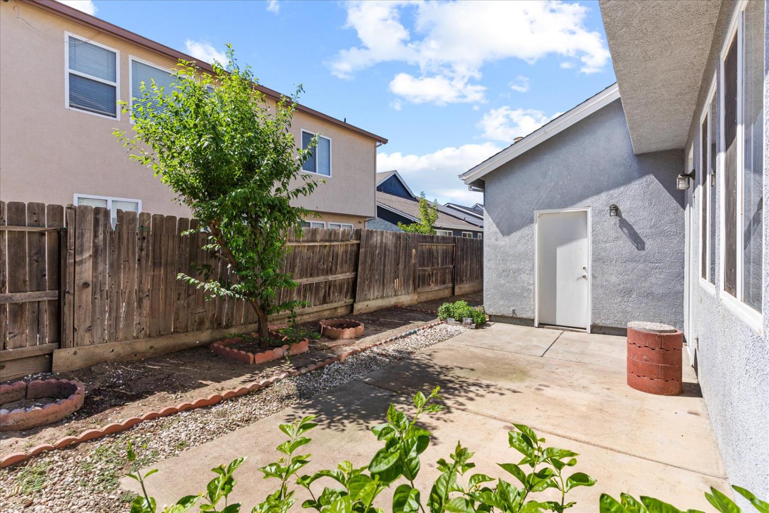 Detail Gallery Image 50 of 63 For 156 Bristol Way, Yuba City,  CA 95993 - 5 Beds | 2/1 Baths