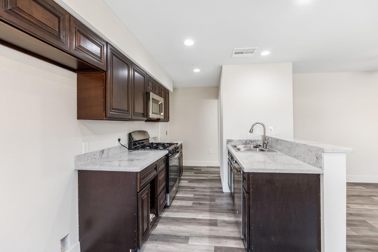 Detail Gallery Image 34 of 81 For 2409 Cava Ct, Sacramento,  CA 95825 - – Beds | – Baths