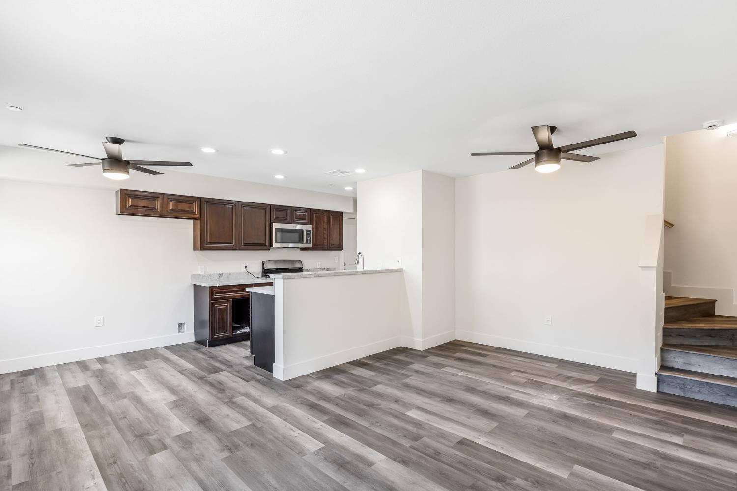 Detail Gallery Image 32 of 81 For 2409 Cava Ct, Sacramento,  CA 95825 - – Beds | – Baths
