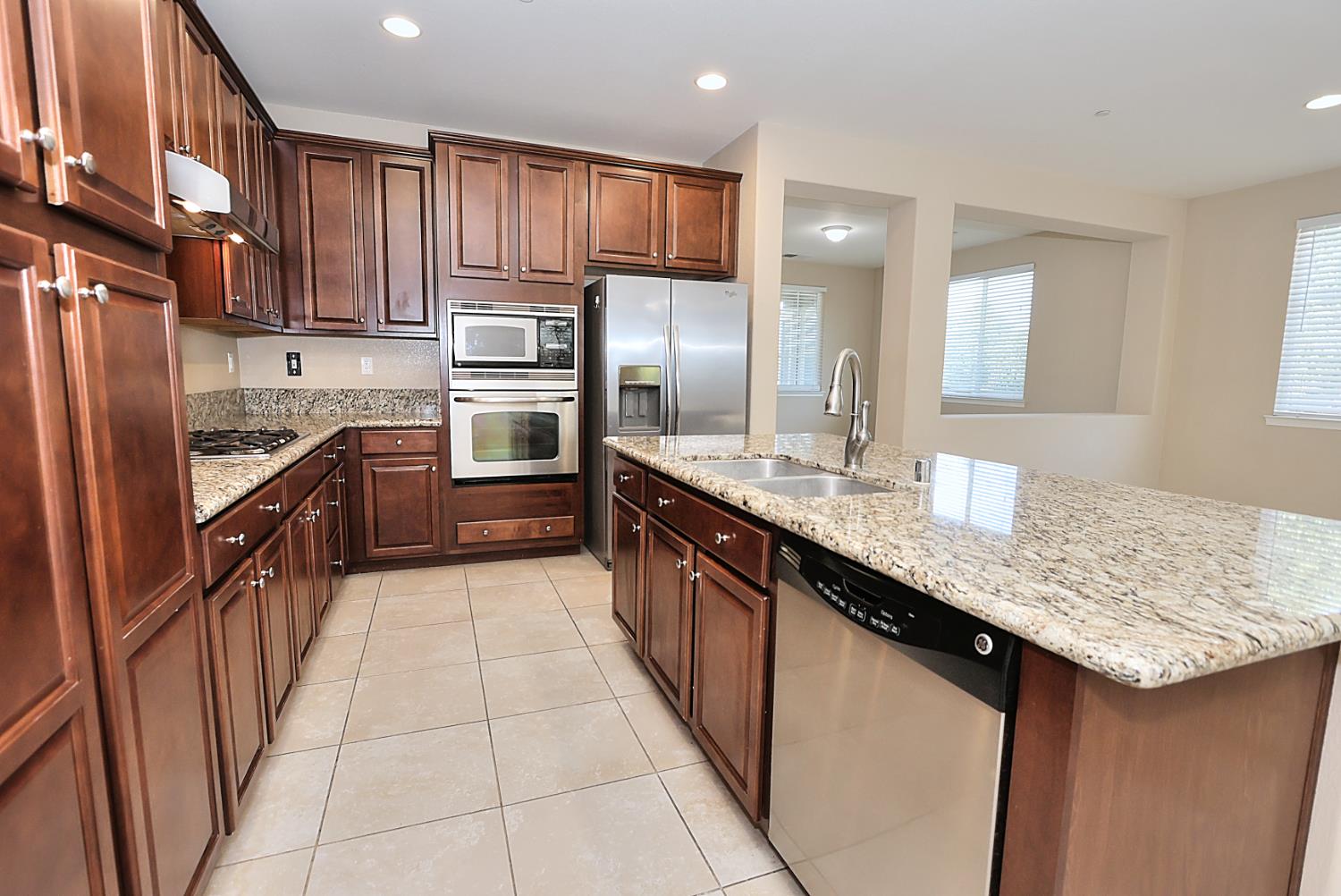 Detail Gallery Image 9 of 57 For 8012 Spiess Ct, Elk Grove,  CA 95757 - 4 Beds | 2 Baths