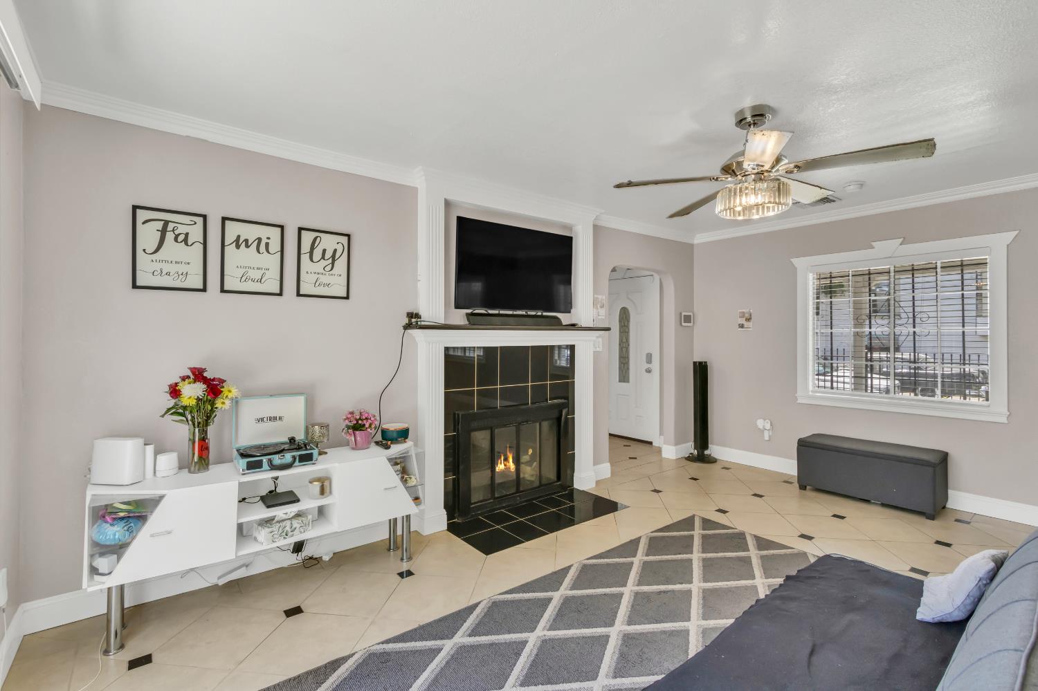Detail Gallery Image 16 of 46 For 4345 48th St, Sacramento,  CA 95820 - 3 Beds | 2 Baths