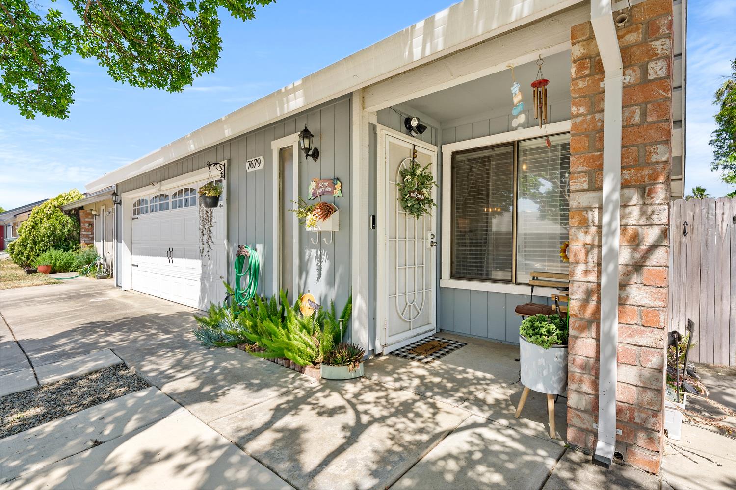 Detail Gallery Image 6 of 47 For 7679 Lakewood Park Dr, Sacramento,  CA 95828 - 2 Beds | 2 Baths
