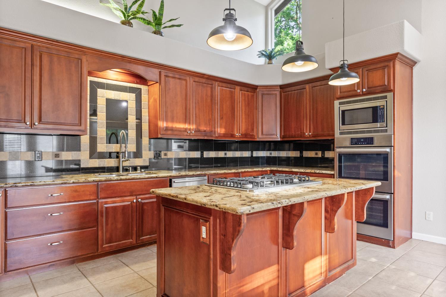 Detail Gallery Image 20 of 49 For 7948 Orange Ave, Fair Oaks,  CA 95628 - 4 Beds | 3 Baths