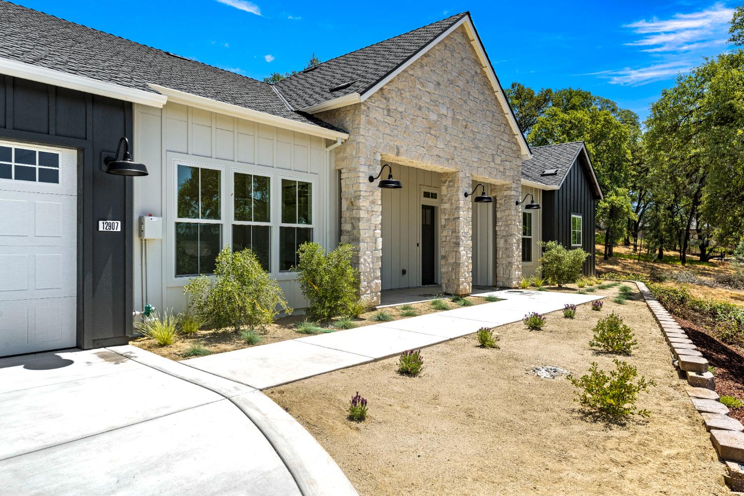Detail Gallery Image 2 of 47 For 12907 Austin Forest Cir, Auburn,  CA 95602 - 4 Beds | 3 Baths
