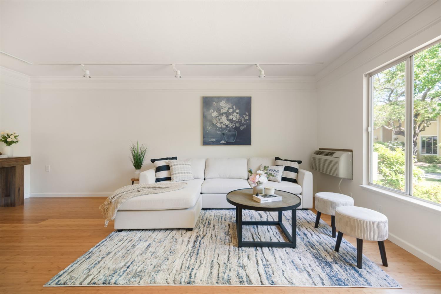 Detail Gallery Image 7 of 28 For 1833 Skycrest Dr #2,  Walnut Creek,  CA 94595 - 2 Beds | 2 Baths