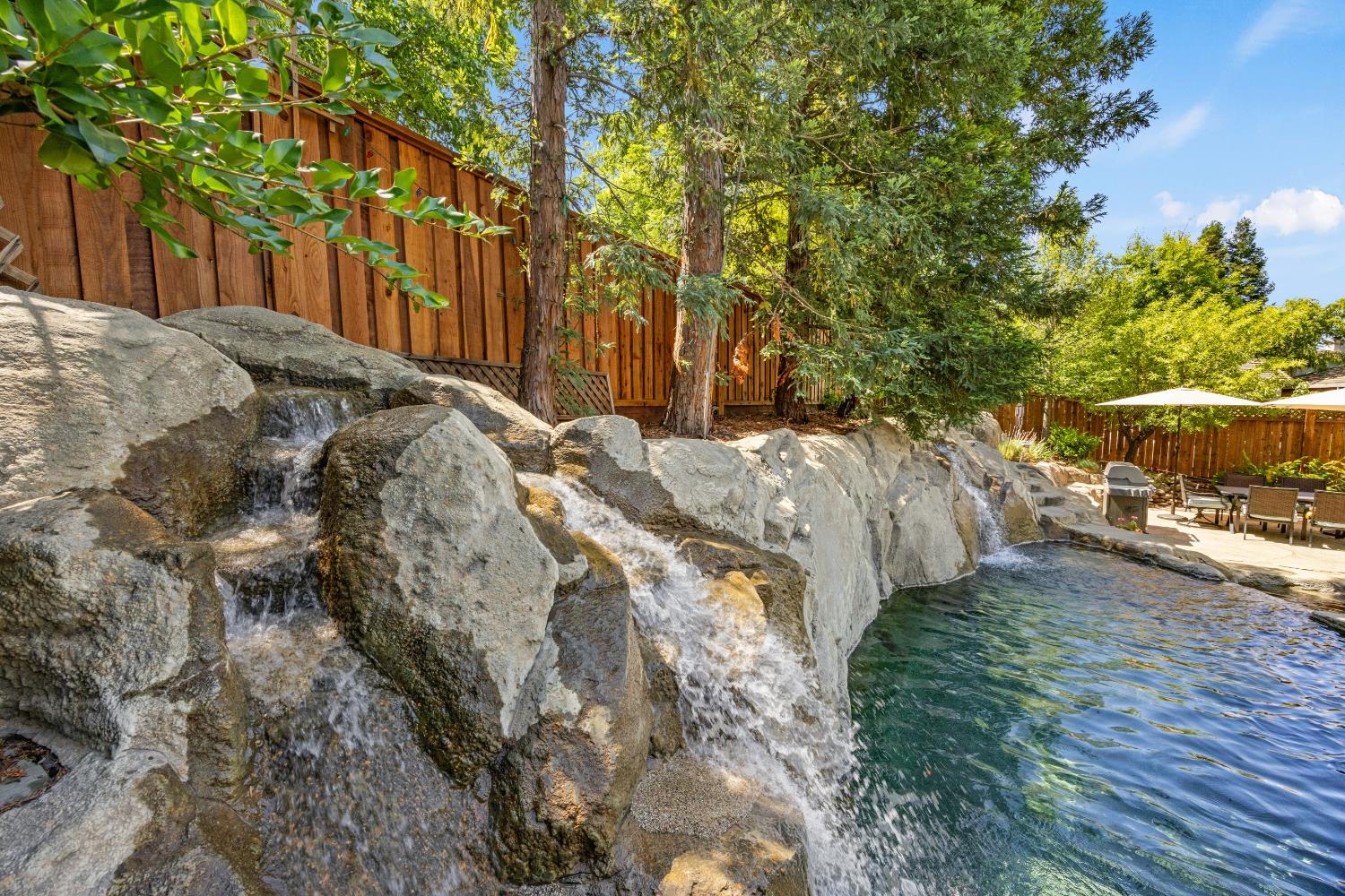 Detail Gallery Image 10 of 72 For 6733 Cherry Ridge Cir, Roseville,  CA 95678 - 4 Beds | 3 Baths