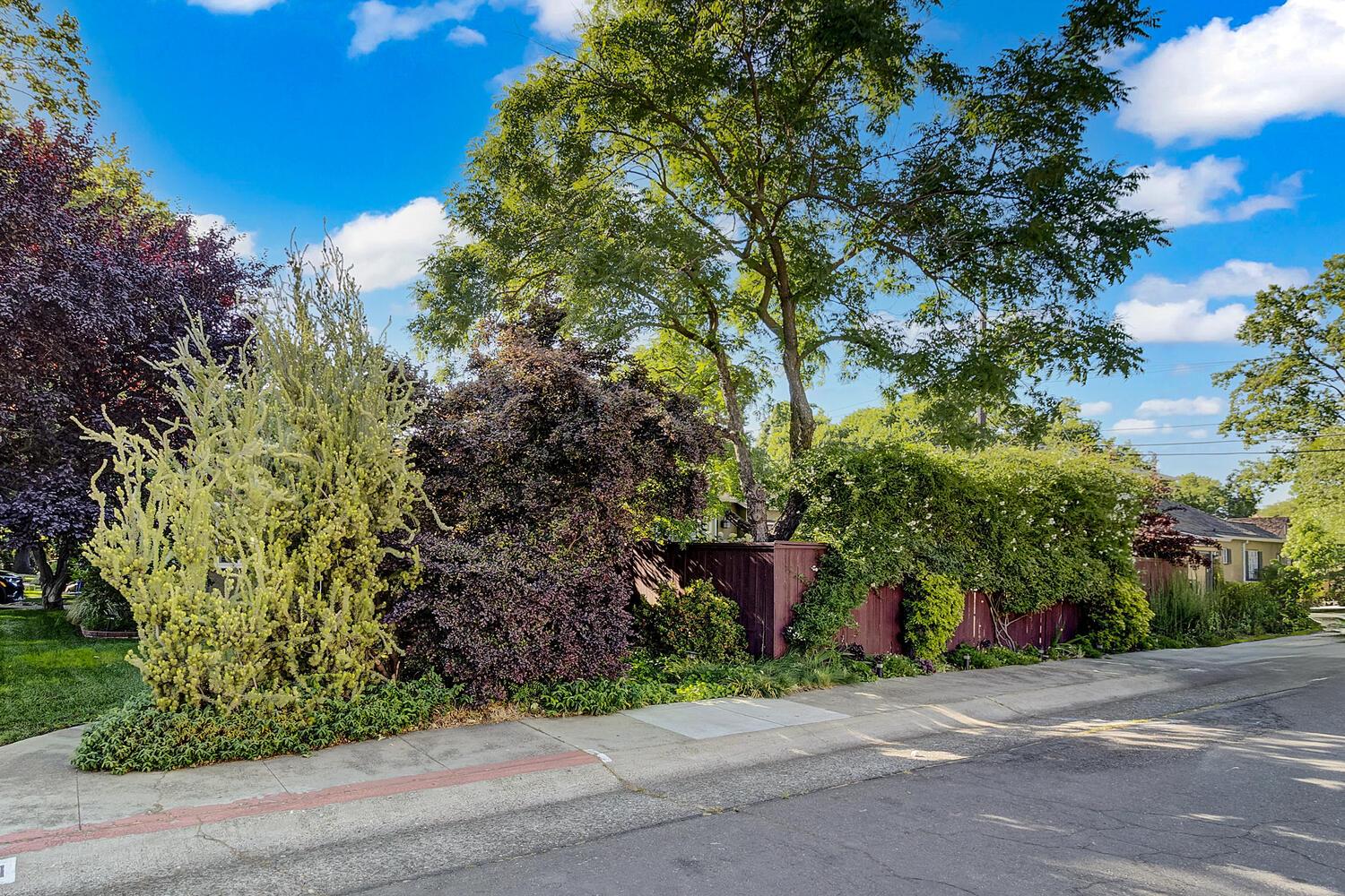 Detail Gallery Image 33 of 42 For 1621 Vallejo Way, Sacramento,  CA 95818 - 3 Beds | 2/1 Baths