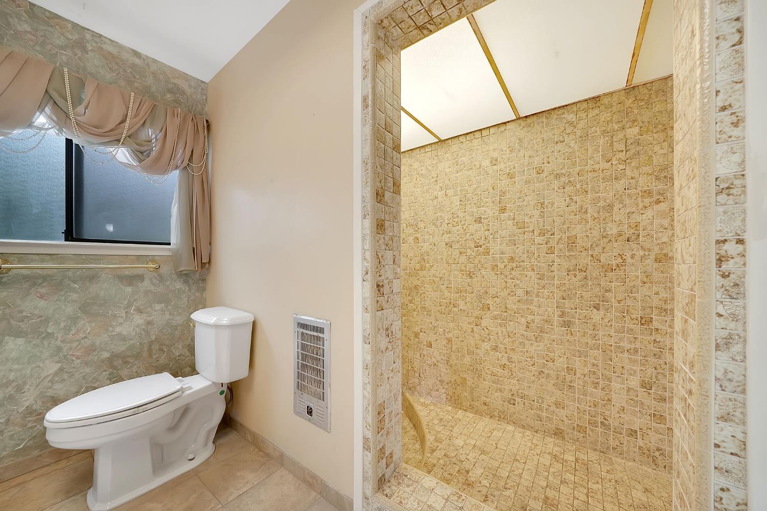 Detail Gallery Image 14 of 28 For 10896 Sutter Circle, Sutter Creek,  CA 95685 - 3 Beds | 2 Baths