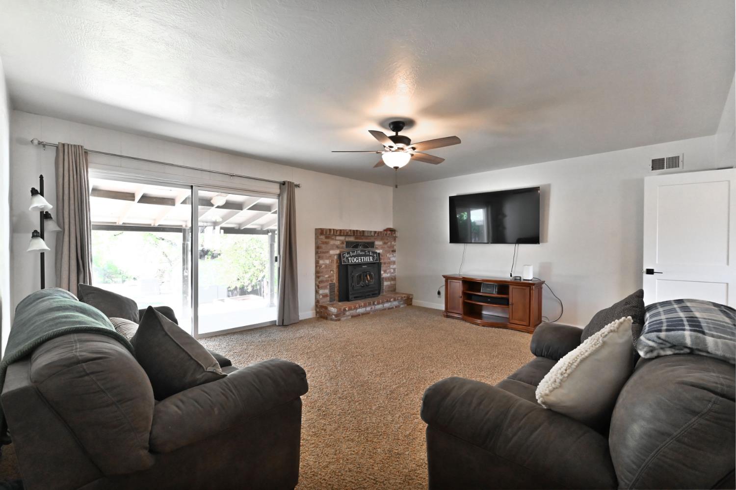 Detail Gallery Image 4 of 67 For 464 San Joaquin St, Angels Camp,  CA 95222 - 4 Beds | 2 Baths