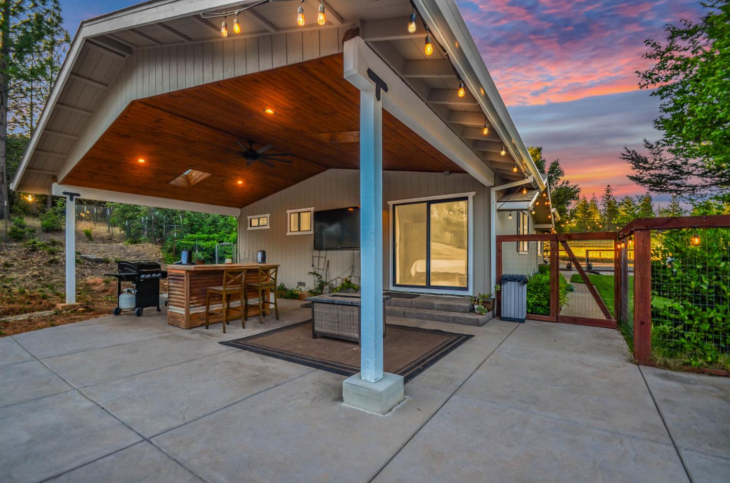 Detail Gallery Image 43 of 68 For 10376 Tabeaud Rd, Pine Grove,  CA 95665 - 3 Beds | 3 Baths
