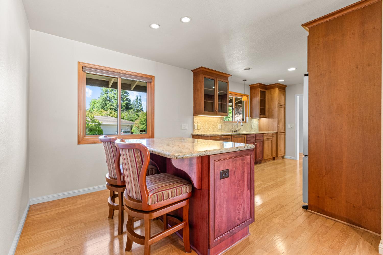 Detail Gallery Image 12 of 41 For 6840 Appomattox Way, Carmichael,  CA 95608 - 3 Beds | 2 Baths