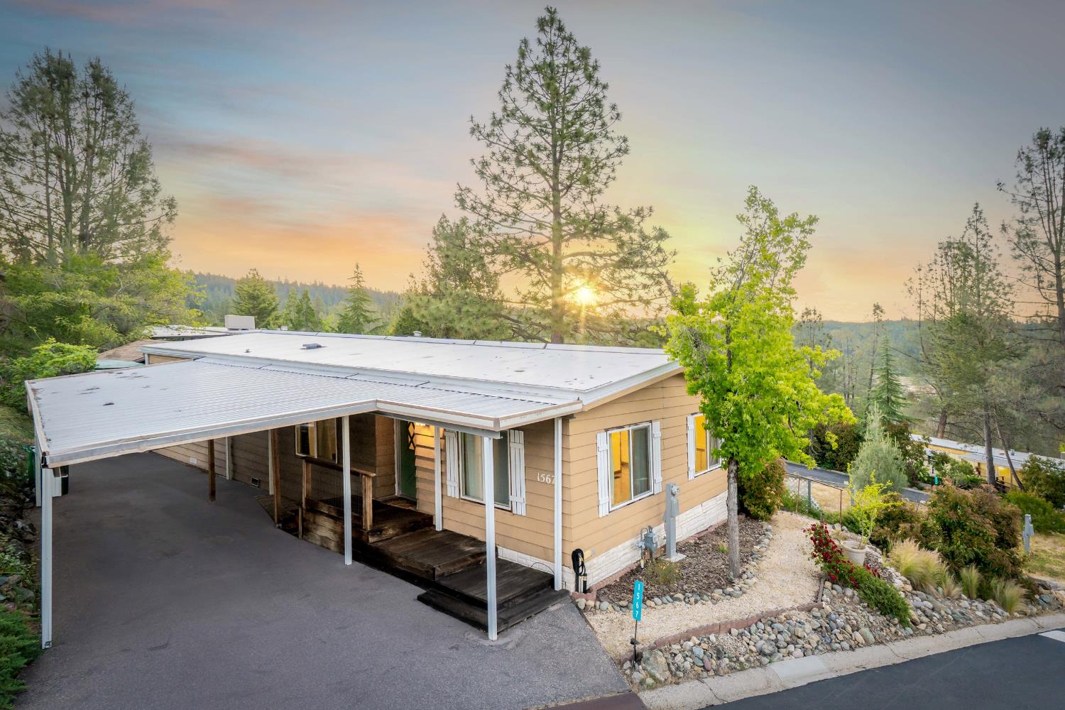 Detail Gallery Image 1 of 51 For 1567 Mulberry Dr, Grass Valley,  CA 95945 - 2 Beds | 2 Baths