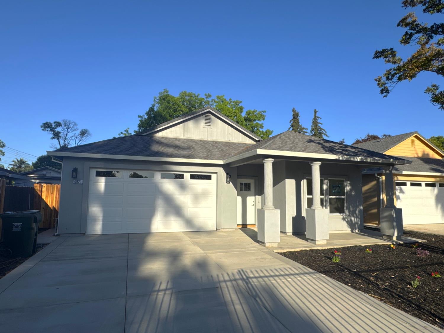 Detail Gallery Image 5 of 41 For 4821 36th St, Sacramento,  CA 95820 - 3 Beds | 2 Baths