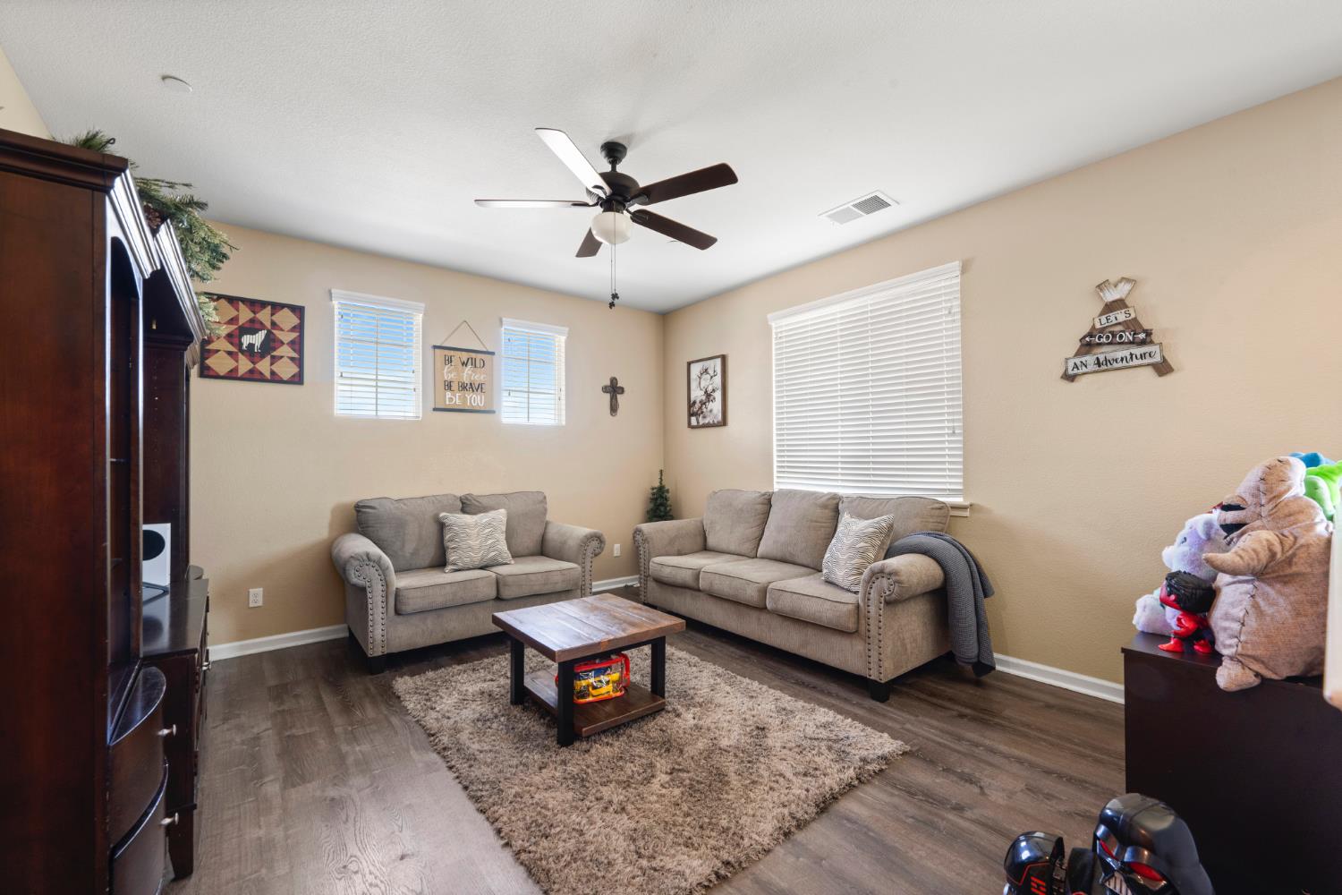 Detail Gallery Image 20 of 44 For 4811 Copper Sunset Way, Rancho Cordova,  CA 95742 - 5 Beds | 3 Baths