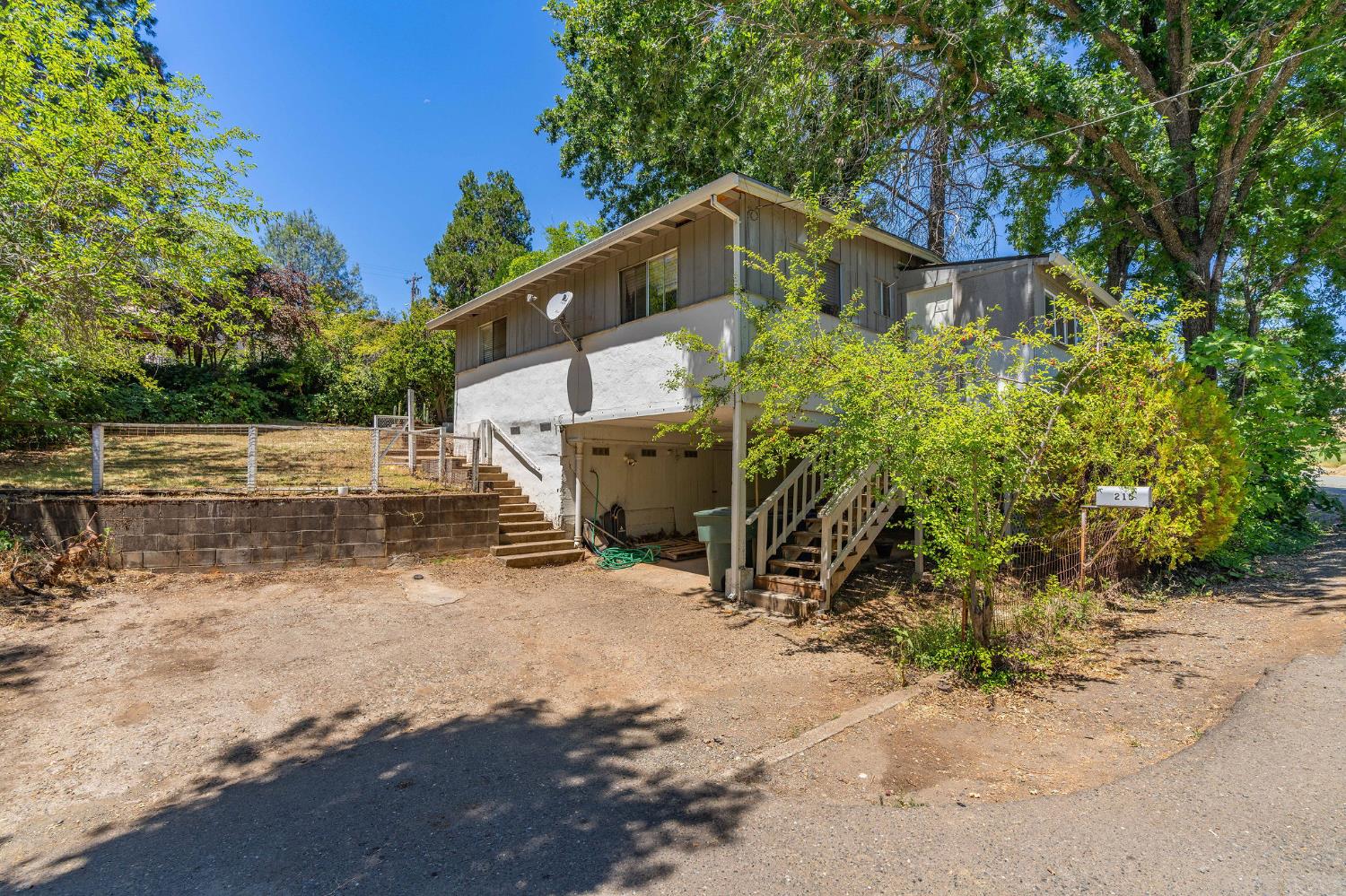 Detail Gallery Image 5 of 31 For 215 Amador Trl, Sutter Creek,  CA 95685 - 3 Beds | 2 Baths