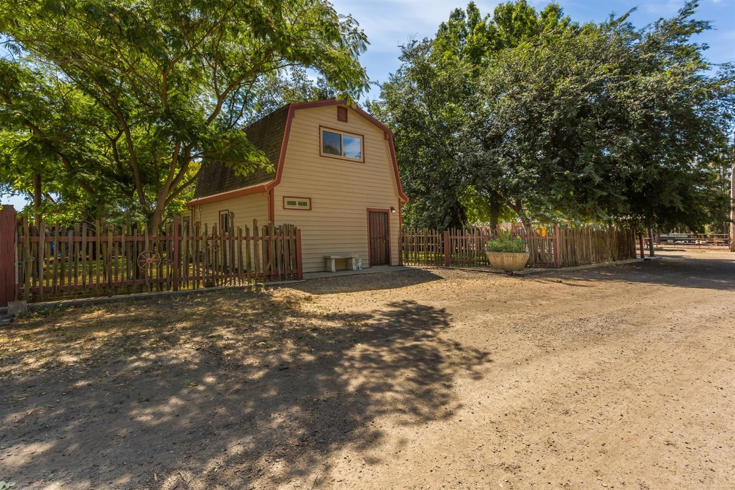 Detail Gallery Image 30 of 51 For 7398 16th St, Rio Linda,  CA 95673 - 3 Beds | 3 Baths
