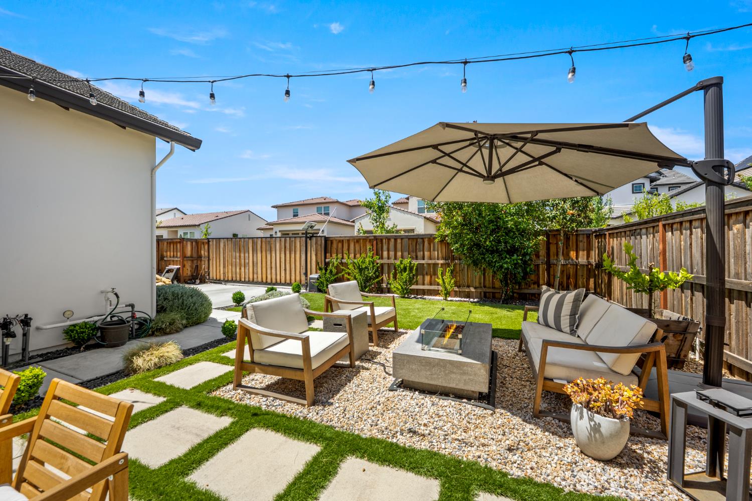 Detail Gallery Image 44 of 45 For 3180 Crocker Dr, Sacramento,  CA 95818 - 4 Beds | 3 Baths