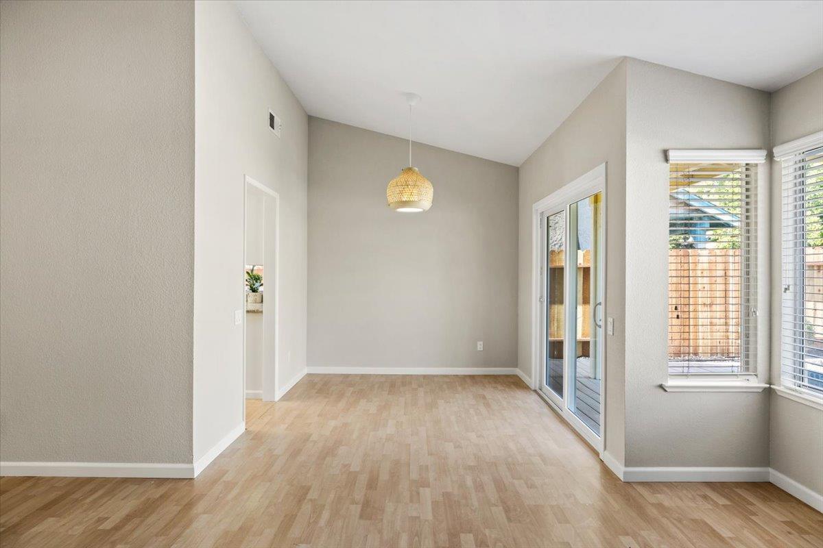 Detail Gallery Image 10 of 36 For 2619 Stoughton Way, Sacramento,  CA 95827 - 3 Beds | 2 Baths