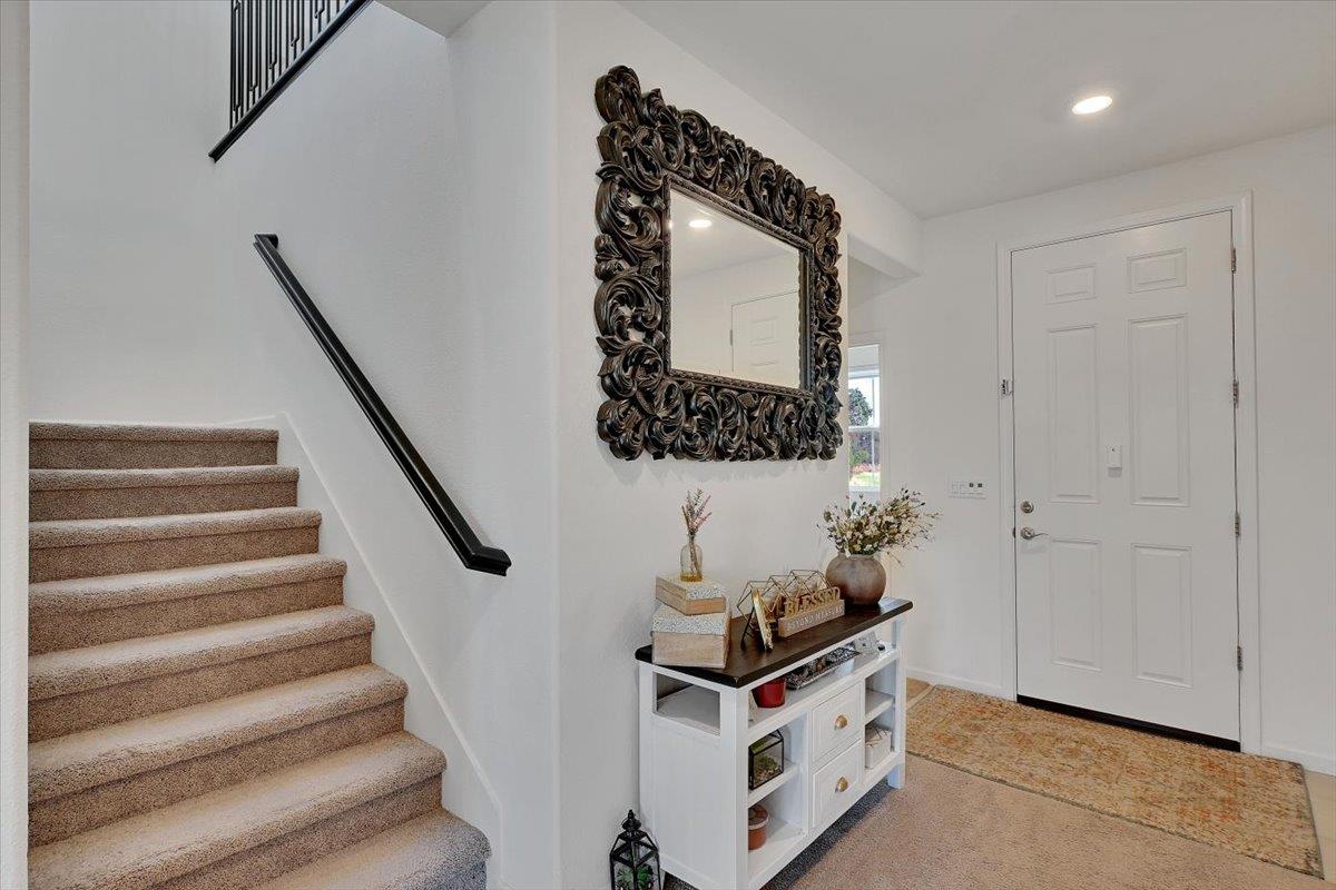 Detail Gallery Image 7 of 77 For 5130 Castleton Way, Roseville,  CA 95747 - 4 Beds | 3 Baths