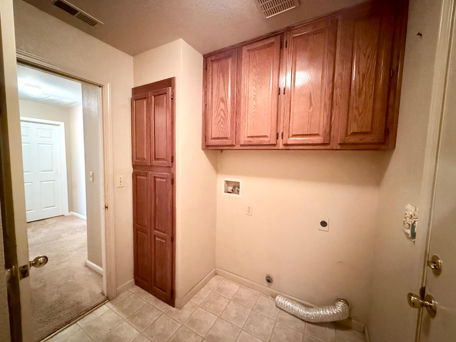 Detail Gallery Image 25 of 46 For 5271 Barbados Cir, Stockton,  CA 95210 - 4 Beds | 2 Baths