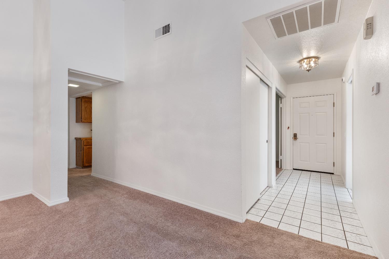 Detail Gallery Image 6 of 27 For 6401 El Porto Ln, Citrus Heights,  CA 95621 - 3 Beds | 2 Baths