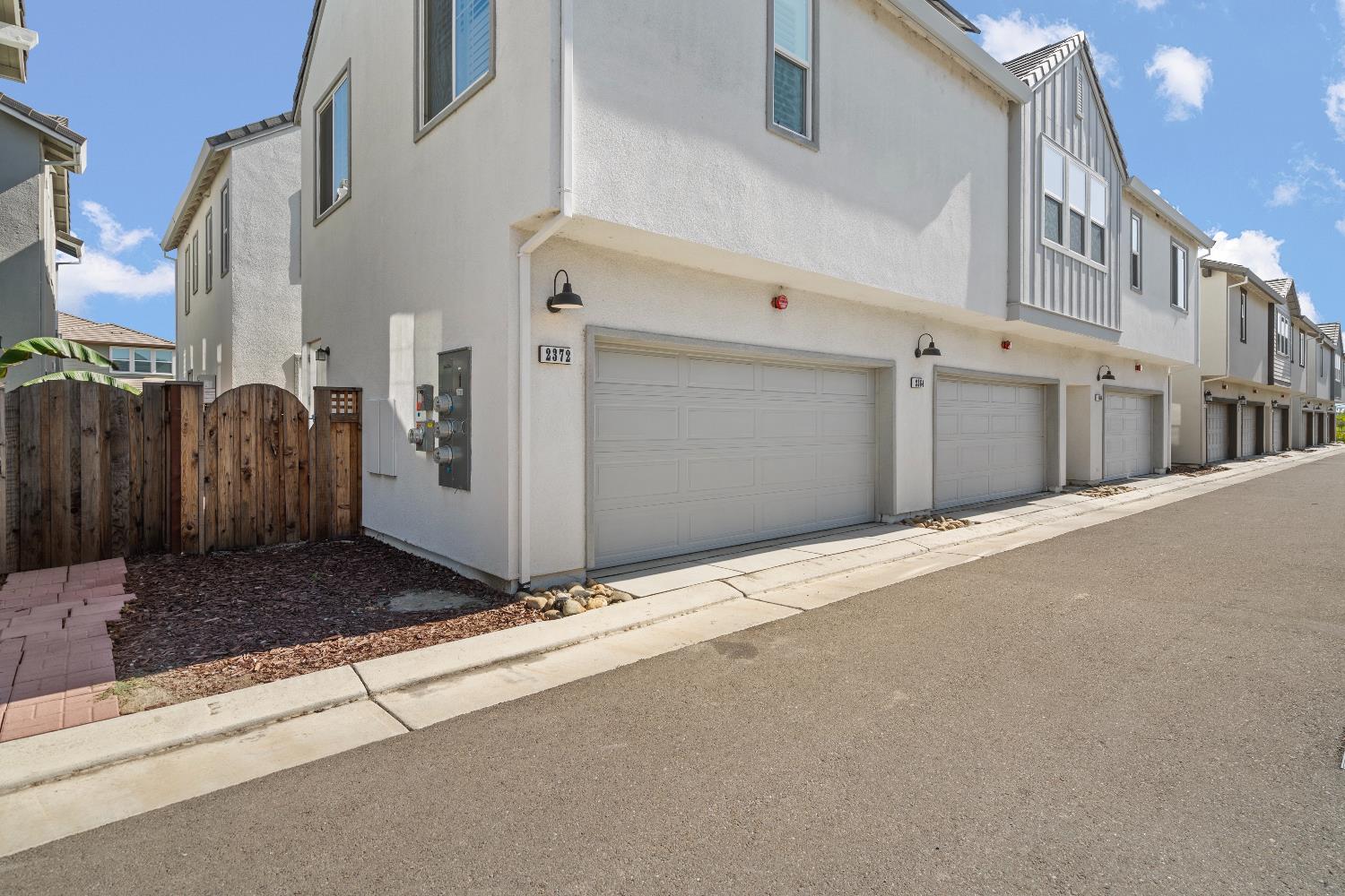 Detail Gallery Image 37 of 39 For 2372 Garden Farms Ave, Lathrop,  CA 95330 - 4 Beds | 3 Baths