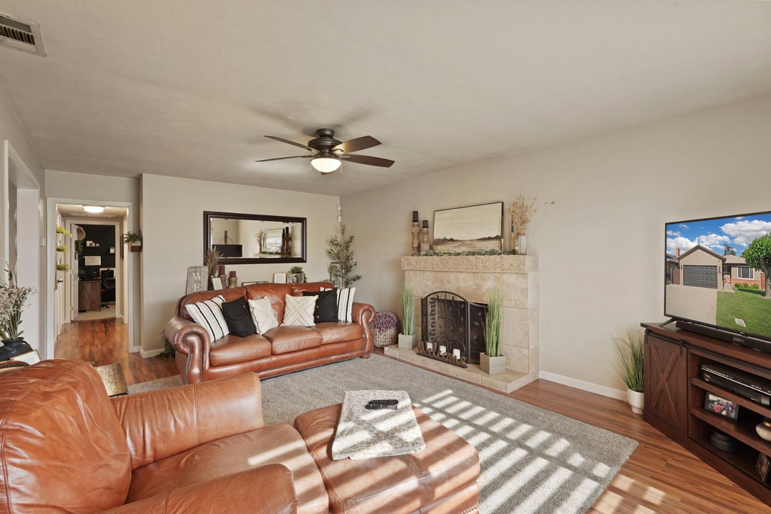 Detail Gallery Image 10 of 39 For 60 N Pacific Ave, Lodi,  CA 95242 - 3 Beds | 2 Baths