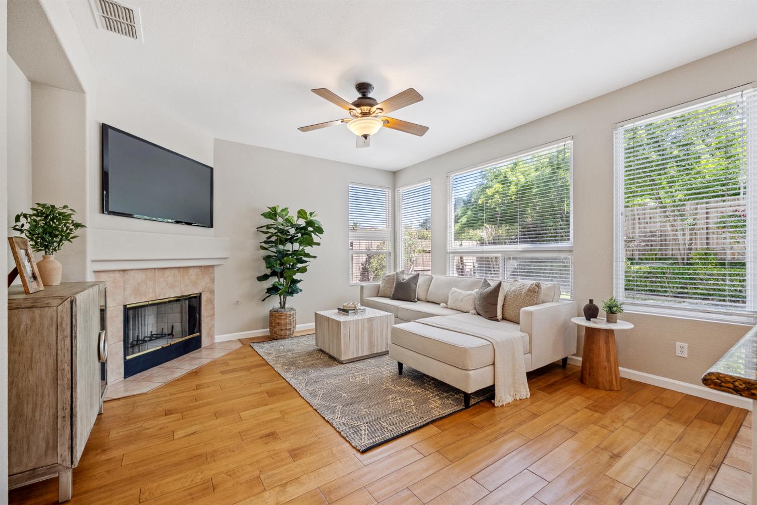 Detail Gallery Image 18 of 48 For 3234 Europa St, Roseville,  CA 95661 - 5 Beds | 3 Baths