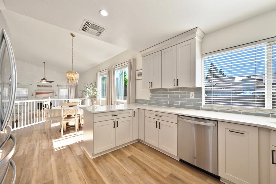 Detail Gallery Image 21 of 82 For 5802 Thoroughbred Ct, Rocklin,  CA 95677 - 4 Beds | 3 Baths