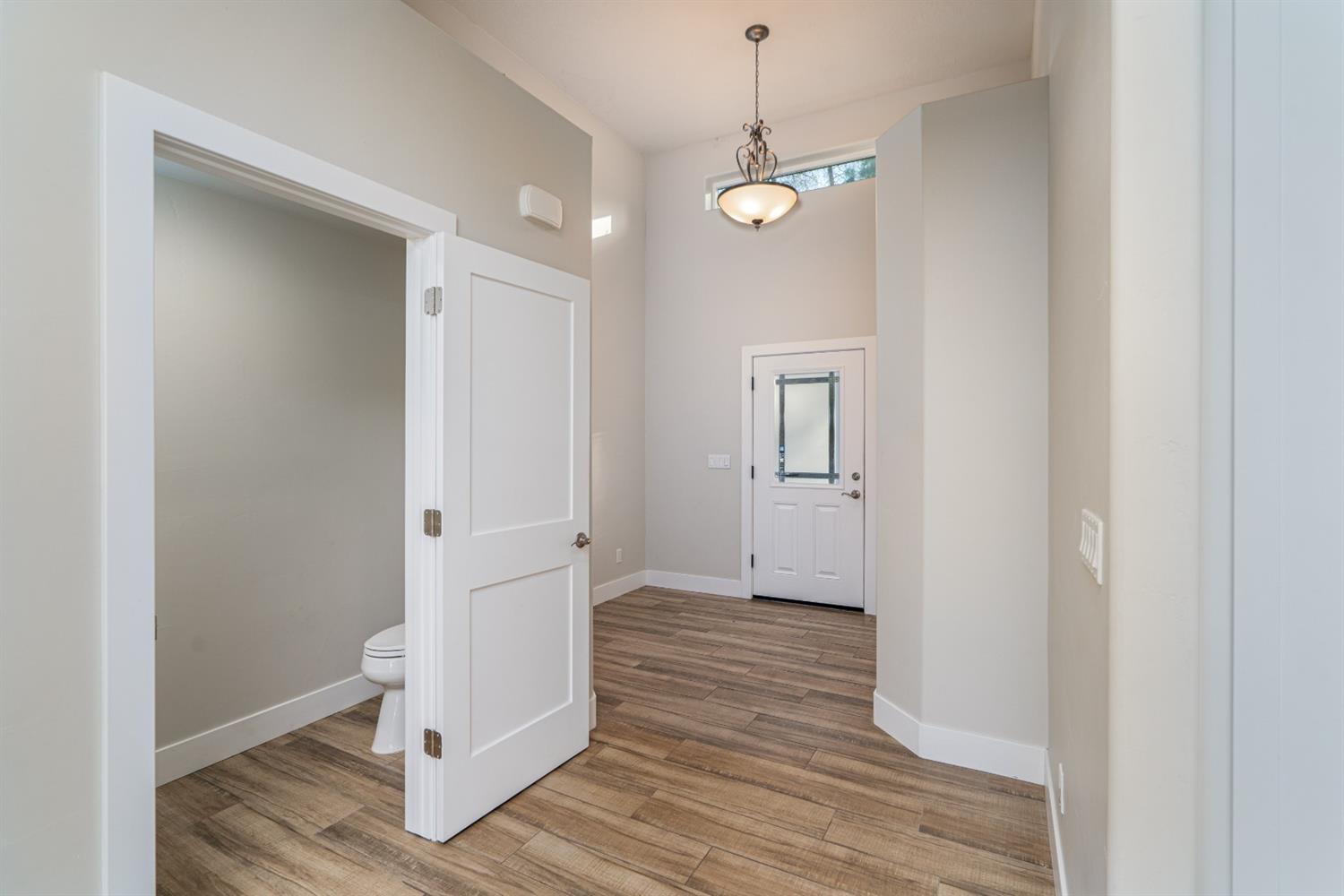 Detail Gallery Image 7 of 99 For 658 Bret Harte Dr #424,  Copperopolis,  CA 95228 - 4 Beds | 4/3 Baths