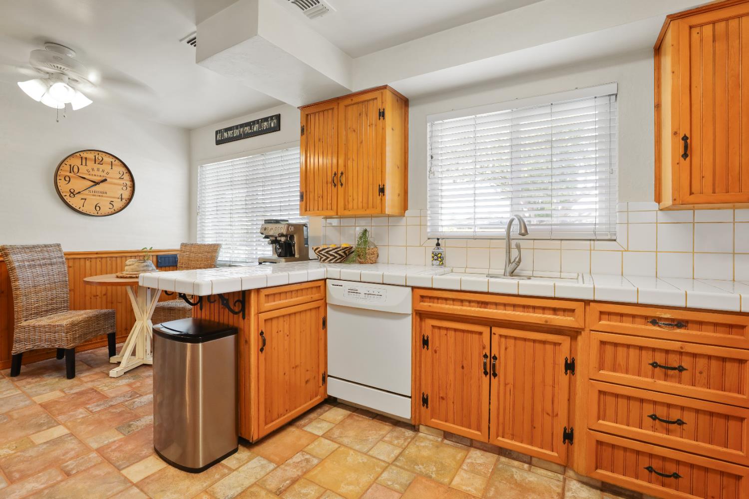 Detail Gallery Image 7 of 36 For 944 S Crescent Ave, Lodi,  CA 95240 - 3 Beds | 1/1 Baths