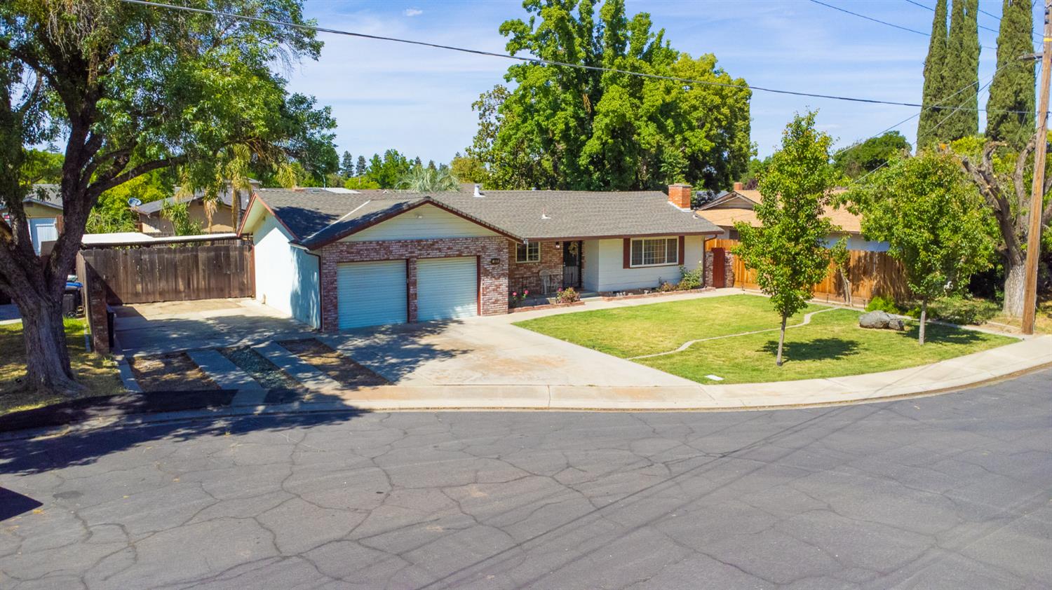 Detail Gallery Image 4 of 41 For 1425 Rosemead Ct, Modesto,  CA 95350 - 3 Beds | 2 Baths
